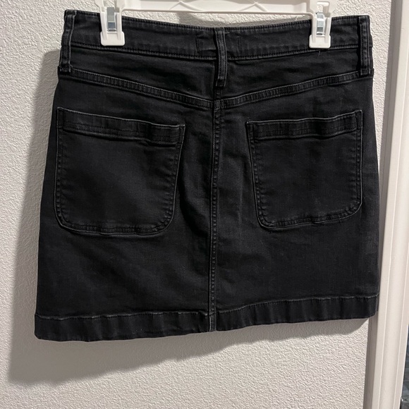 Madewell women’s black denim skirt, front buttons. Size 28 - Picture 2 of 5